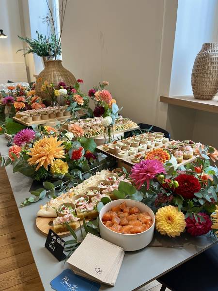 Un buffet professionnel pour un centre médical à Tassin-la-Demi-Lune près de Lyon réalisé par Mamie Kocotte, traiteur