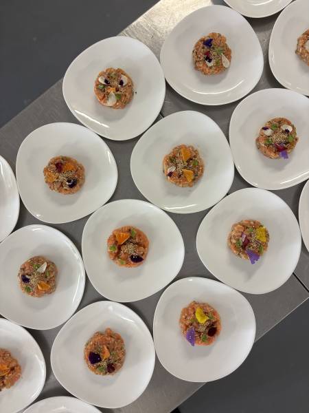 Un repas traiteur signé Mamie Kocotte réunissant trois clubs à Lyon au LOU Rugby