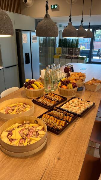 Petit-déjeuner d'entreprise pour une réunion entre collaborateurs à La Cité Internationale à Lyon