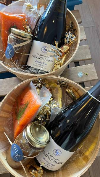 Livraison de coffrets gourmands à Lyon pour Noël par votre traiteur Mamie Kocotte