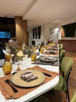 Notre zone d'activité pour ce service Commander des plateaux repas gastronomiques chez un traiteur professionnel pour un déjeuner d'affaires à Saint-Priest 69800 proche de Décines-Charpieu 69150 dans le Rhône